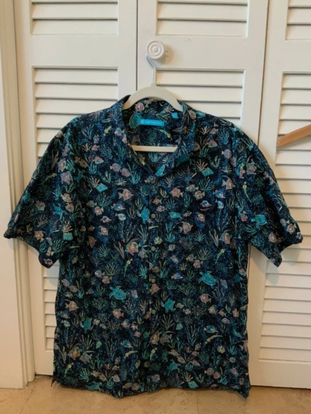 Tori Richard Hawaiian Shirt XL Ocean Reef Fish Turtle Print Made Hawaii Cotton